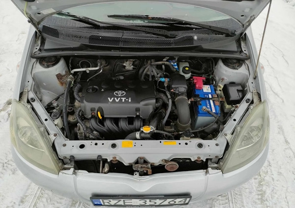 Toyota Yaris cena 5999 przebieg: 212121, rok produkcji 2000 z Rzeszów małe 631